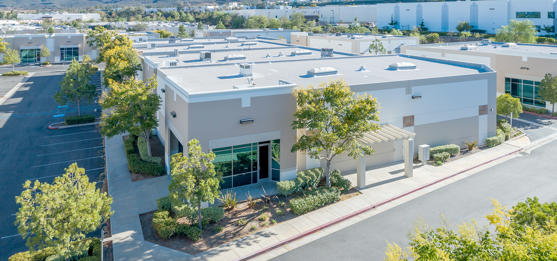 Commercial building with parking area